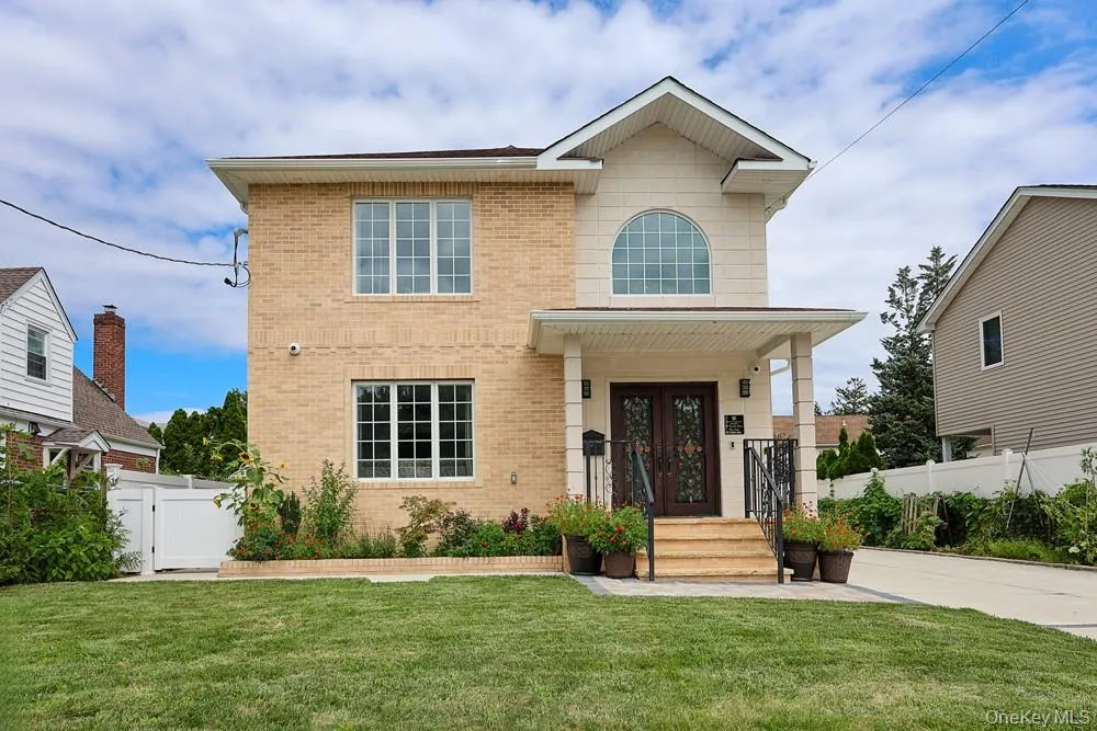 42 Celler Avenue New Hyde Park, NY 11540