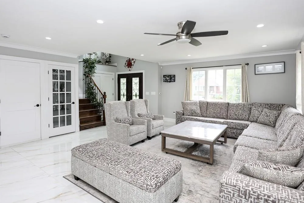 42 Celler Avenue New Hyde Park, NY 11540