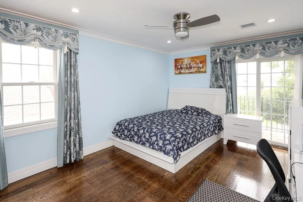 42 Celler Avenue New Hyde Park, NY 11540