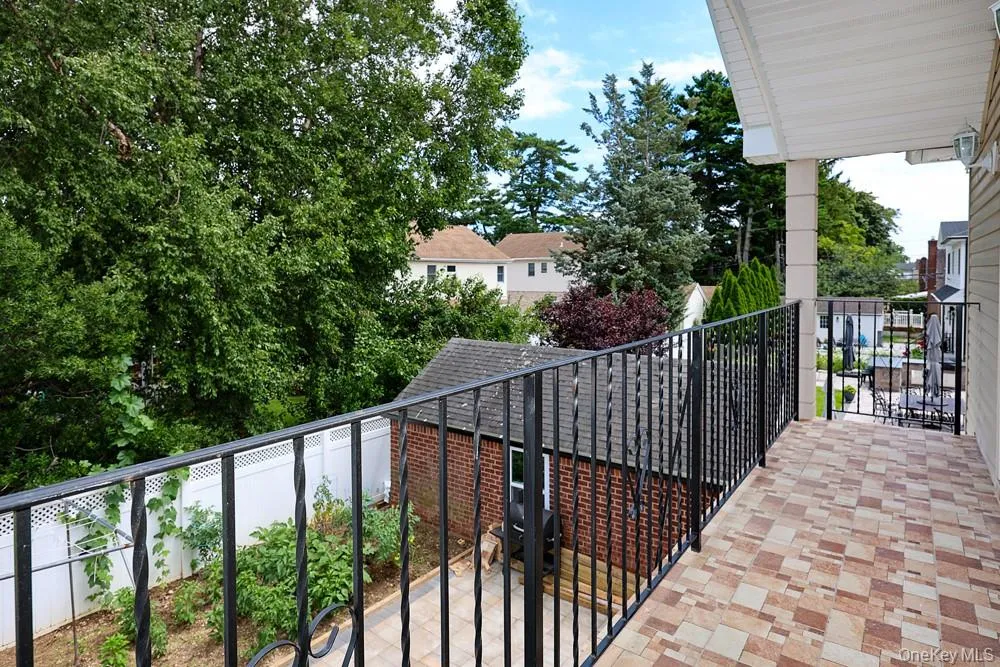 42 Celler Avenue New Hyde Park, NY 11540