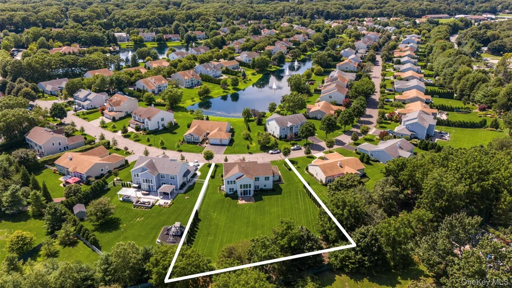 29 Hamlet Woods Drive Saint James, NY 11780
