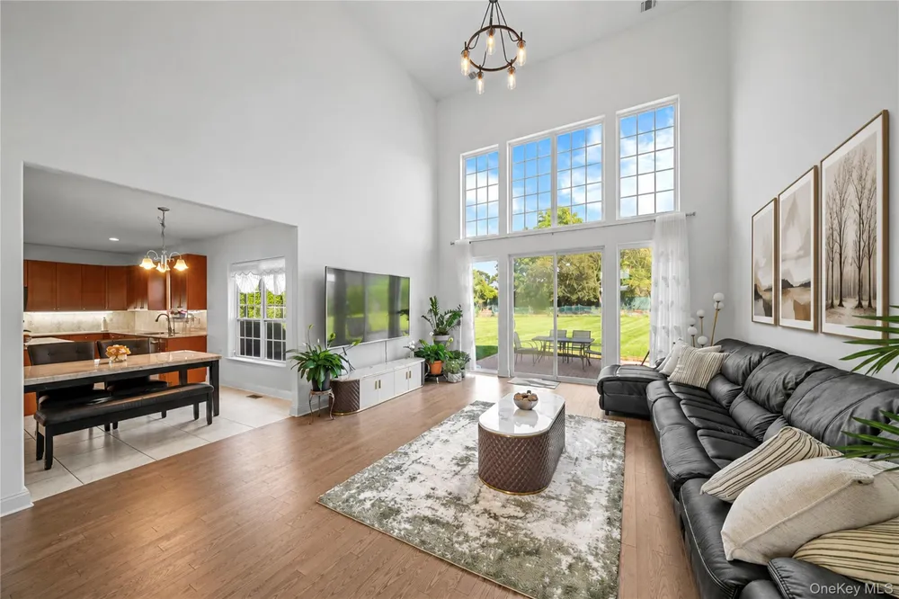 29 Hamlet Woods Drive Saint James, NY 11780