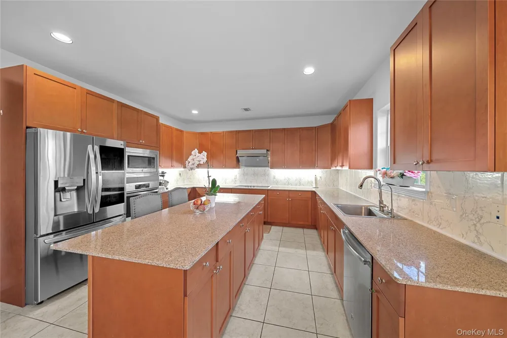 29 Hamlet Woods Drive Saint James, NY 11780