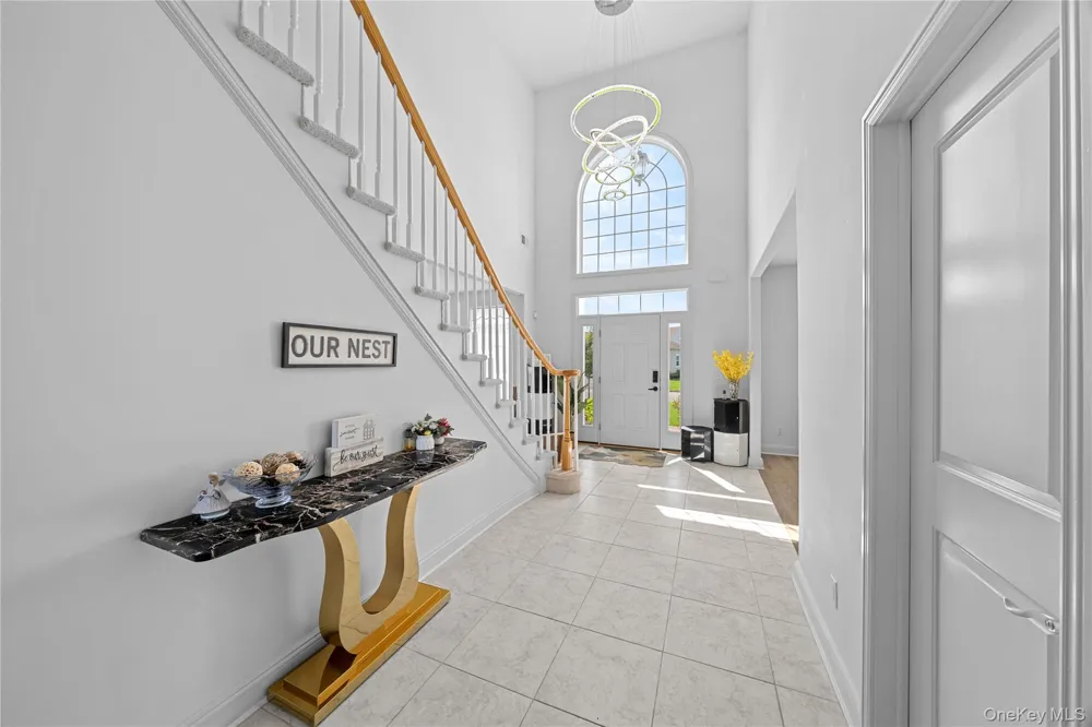 29 Hamlet Woods Drive Saint James, NY 11780