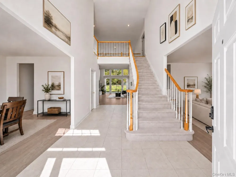 29 Hamlet Woods Drive Saint James, NY 11780