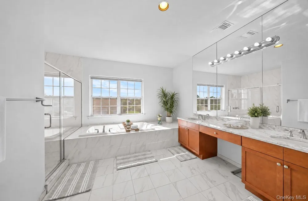 29 Hamlet Woods Drive Saint James, NY 11780