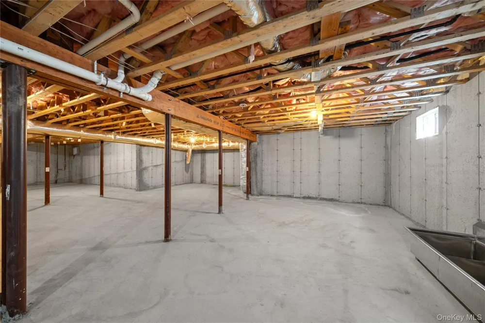29 Hamlet Woods Drive Saint James, NY 11780