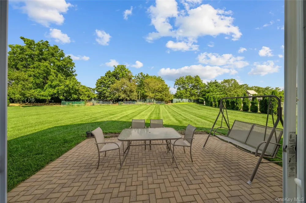 29 Hamlet Woods Drive Saint James, NY 11780