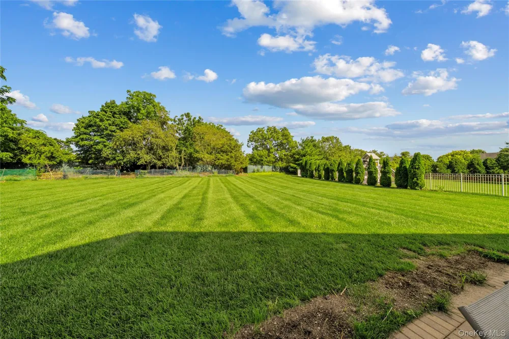 29 Hamlet Woods Drive Saint James, NY 11780