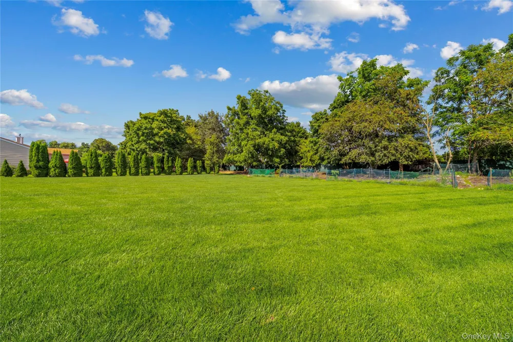 29 Hamlet Woods Drive Saint James, NY 11780
