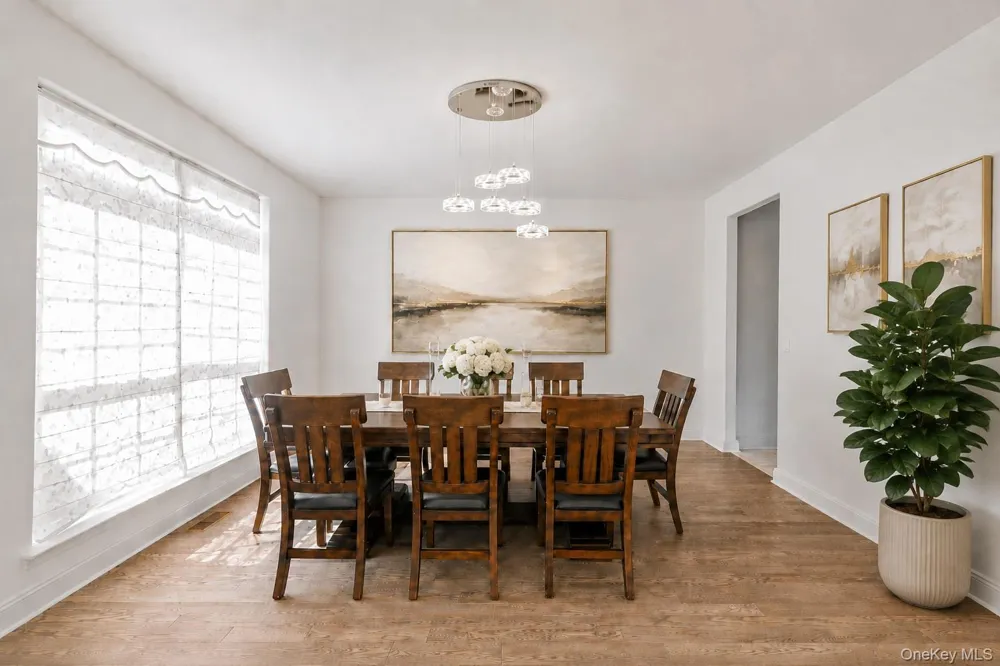 29 Hamlet Woods Drive Saint James, NY 11780