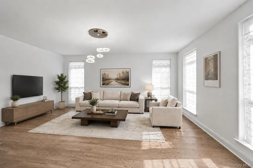 29 Hamlet Woods Drive Saint James, NY 11780