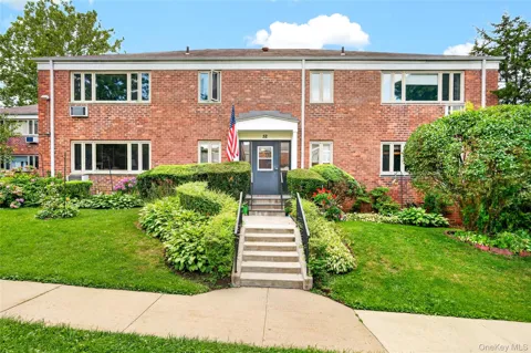 52 Lawrence Drive #D