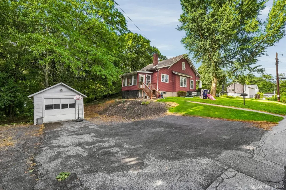 116 Fairview Avenue Poughkeepsie, NY 12601