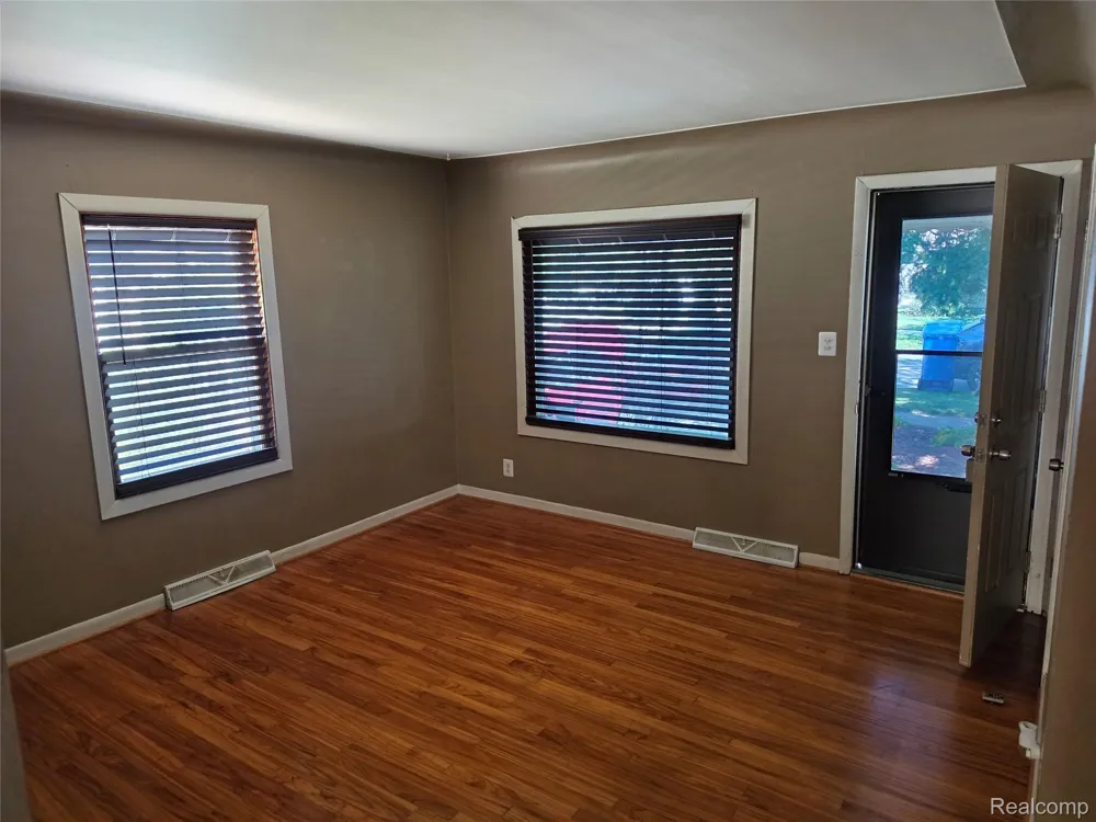 4930 Campbell Street Dearborn Heights City, MI 48125