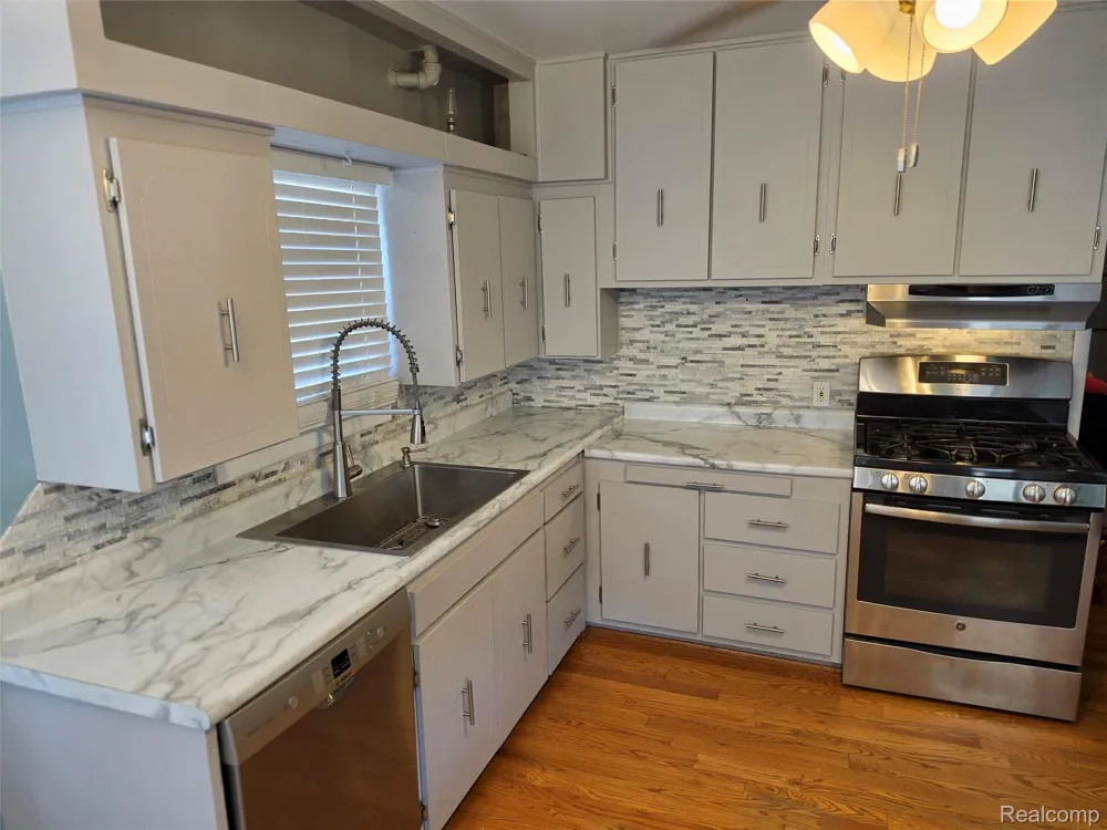4930 Campbell Street Dearborn Heights City, MI 48125