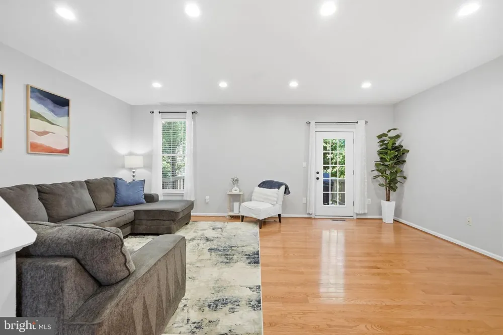 20827 BUTTERWOOD FALLS TERRACE Sterling, VA 20165