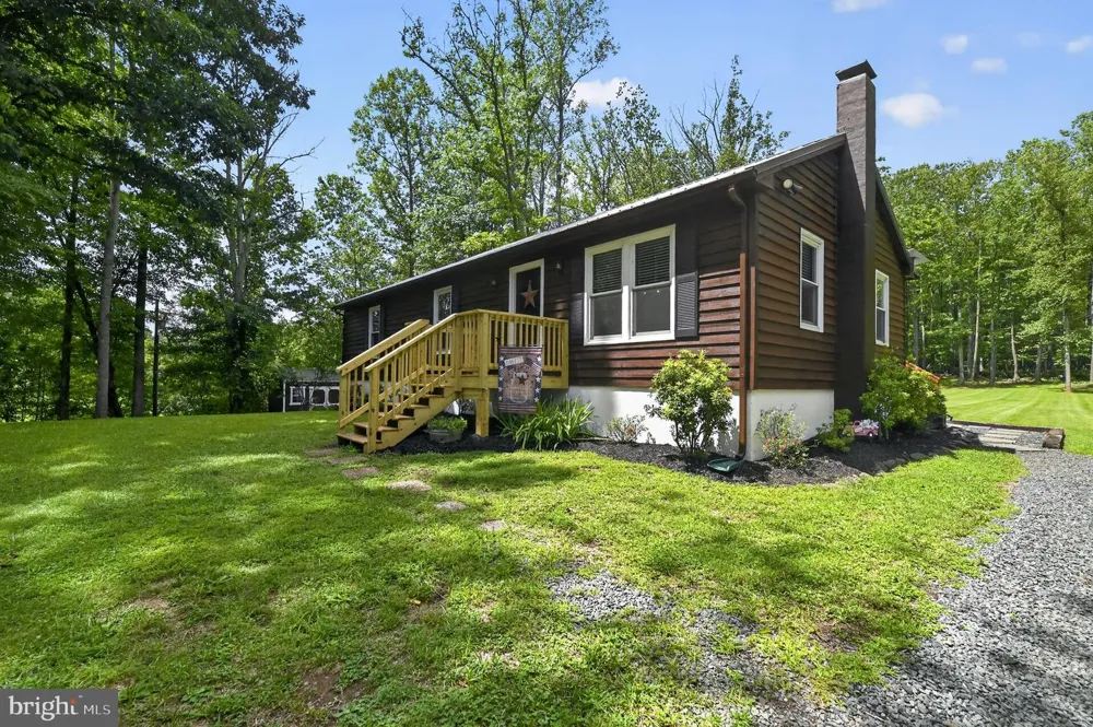 4055 NOVUM ROAD Reva, VA 22735