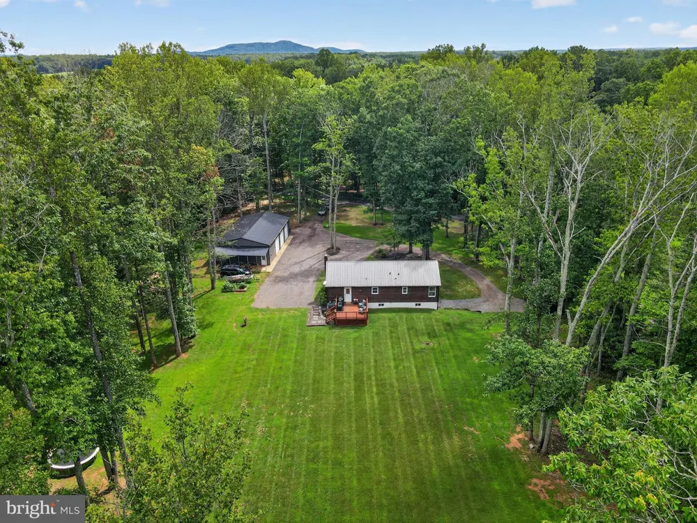 4055 NOVUM ROAD Reva, VA 22735