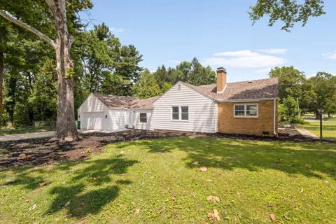 811 Tomahawk Lane