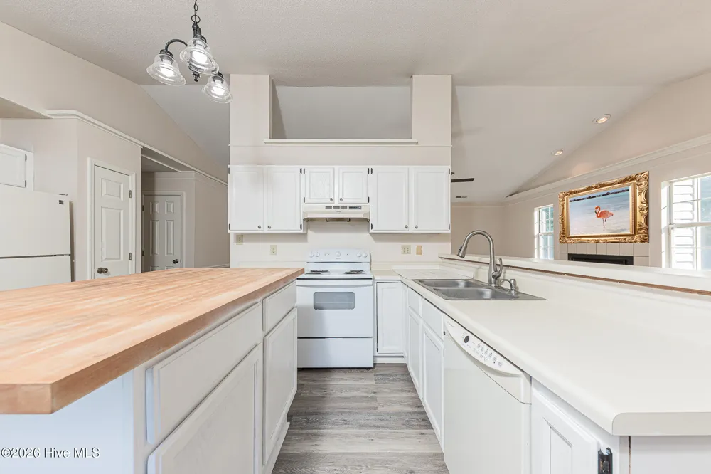 2601 Idlebrook Circle Midway Park, NC 28544