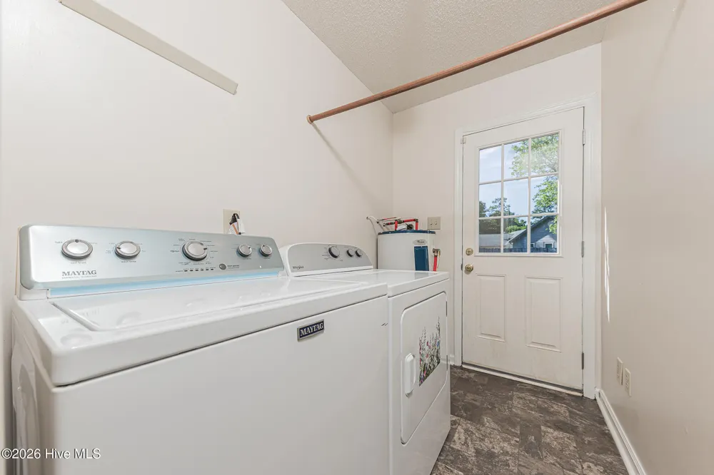 2601 Idlebrook Circle Midway Park, NC 28544