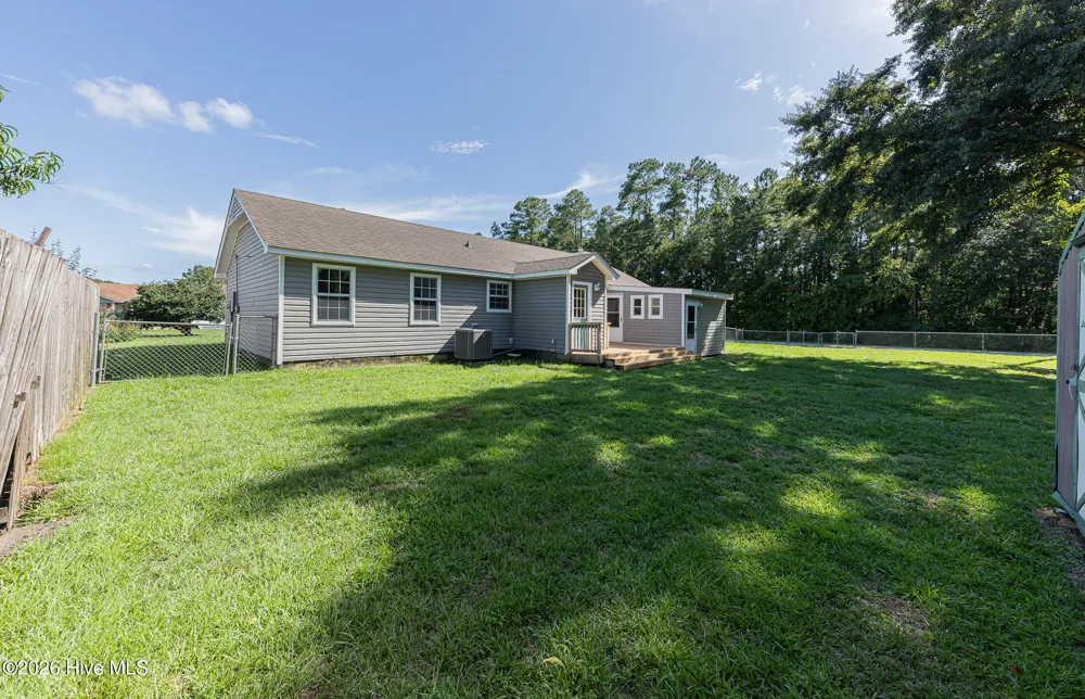 2601 Idlebrook Circle Midway Park, NC 28544
