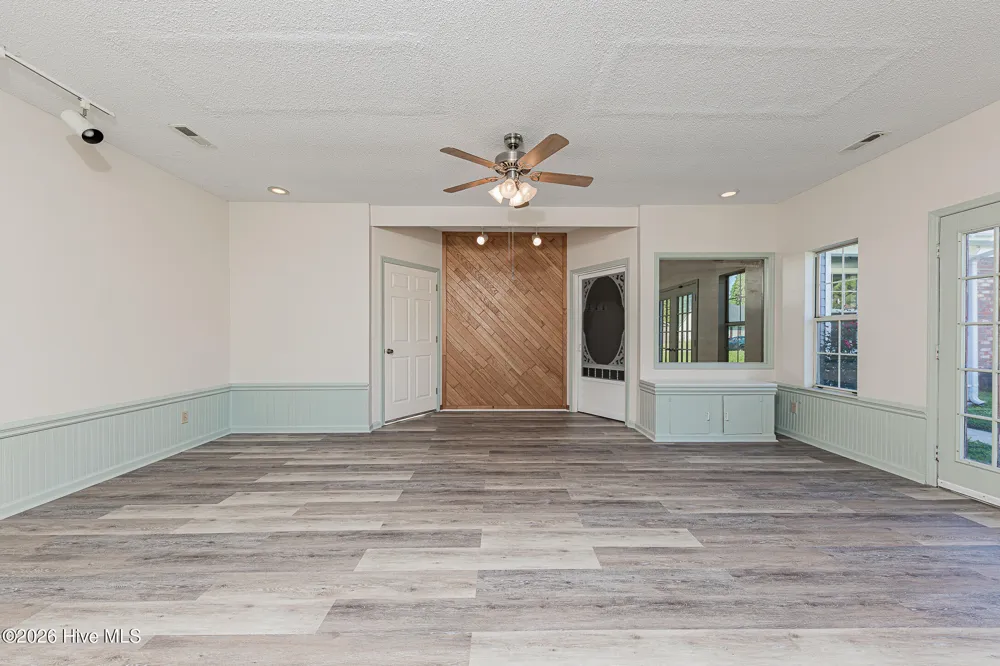 2601 Idlebrook Circle Midway Park, NC 28544