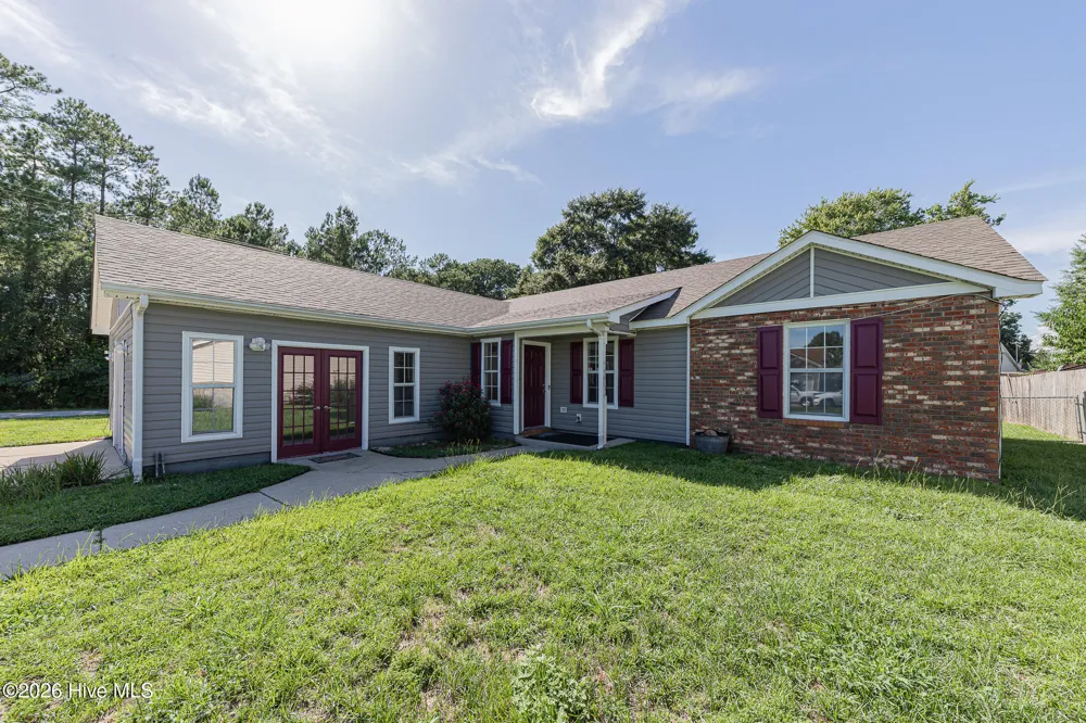 2601 Idlebrook Circle Midway Park, NC 28544