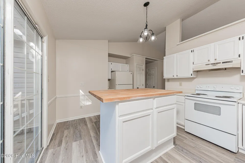 2601 Idlebrook Circle Midway Park, NC 28544
