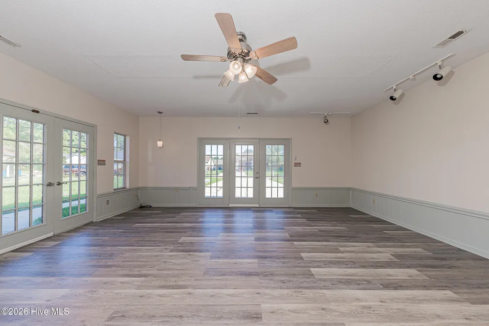 2601 Idlebrook Circle Midway Park, NC 28544