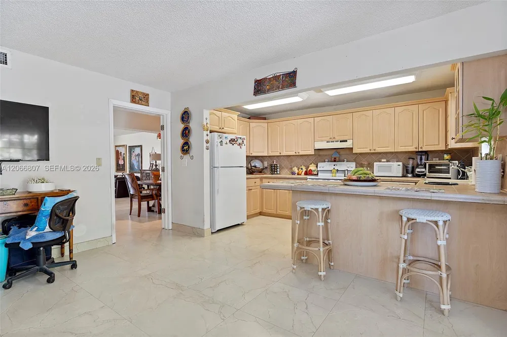 12055 SW 19th Ln #227 Miami, FL 33175