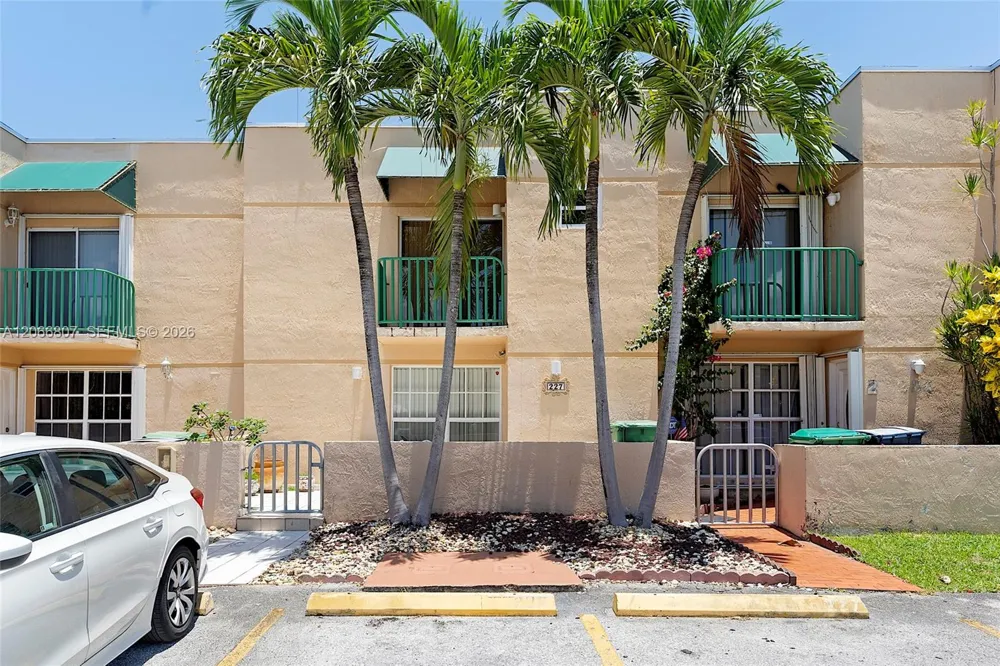 12055 SW 19th Ln #227 Miami, FL 33175