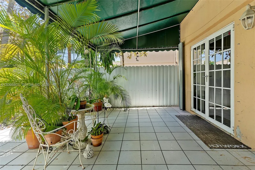 12055 SW 19th Ln #227 Miami, FL 33175