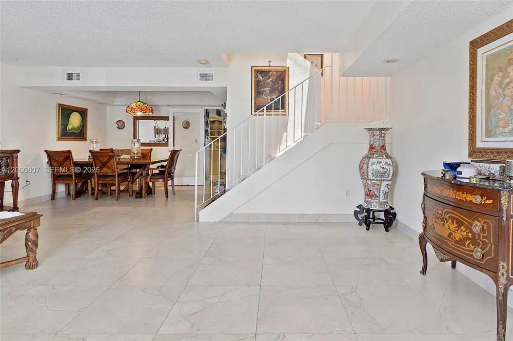 12055 SW 19th Ln #227 Miami, FL 33175