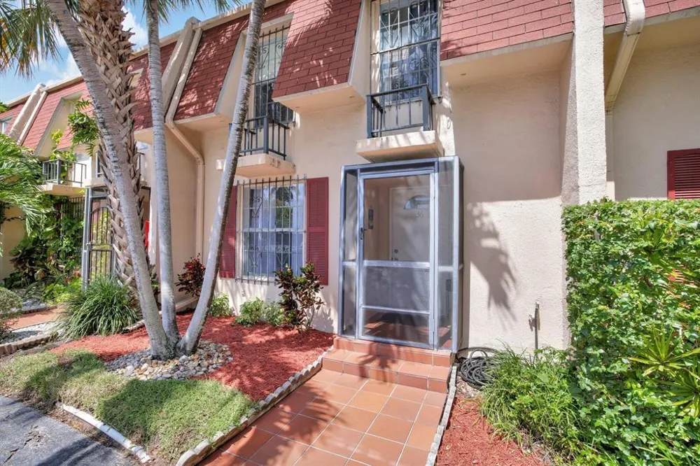 1001 THREE ISLANDS BOULEVARD #36 Hallandale Beach, FL 33009