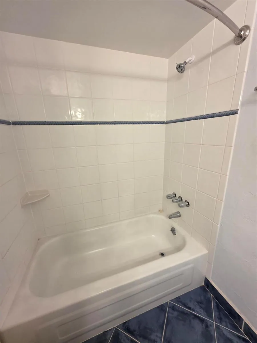 1001 THREE ISLANDS BOULEVARD #36 Hallandale Beach, FL 33009