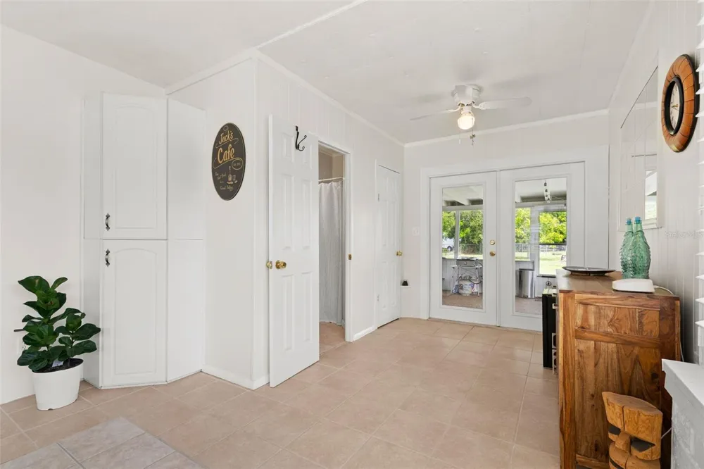 2237 2ND AVENUE E Bradenton, FL 34208