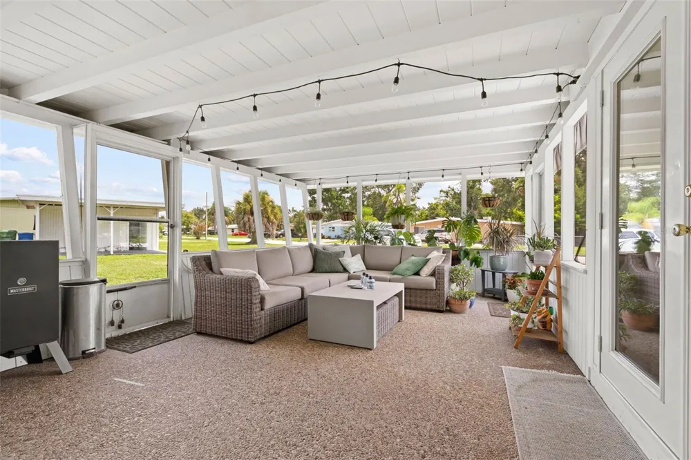 2237 2ND AVENUE E Bradenton, FL 34208