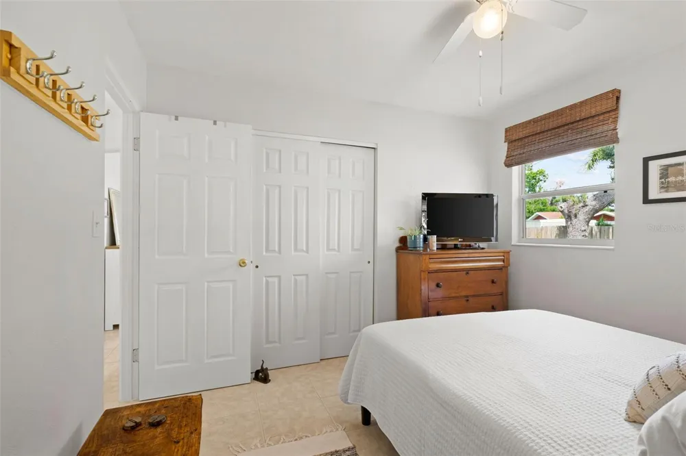 2237 2ND AVENUE E Bradenton, FL 34208