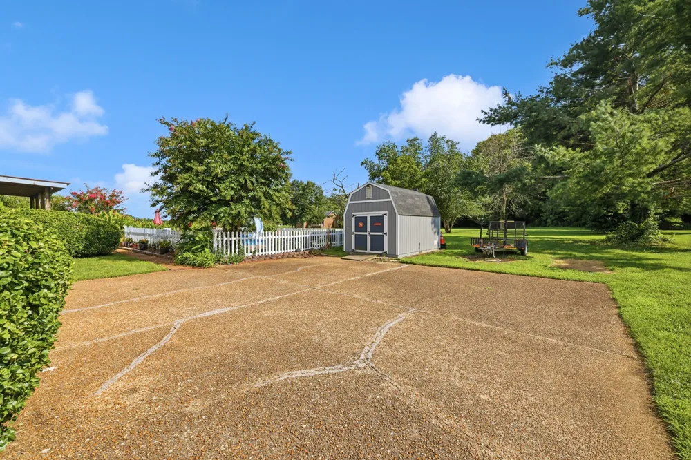1866 Baker Rd Goodlettsville, TN 37072