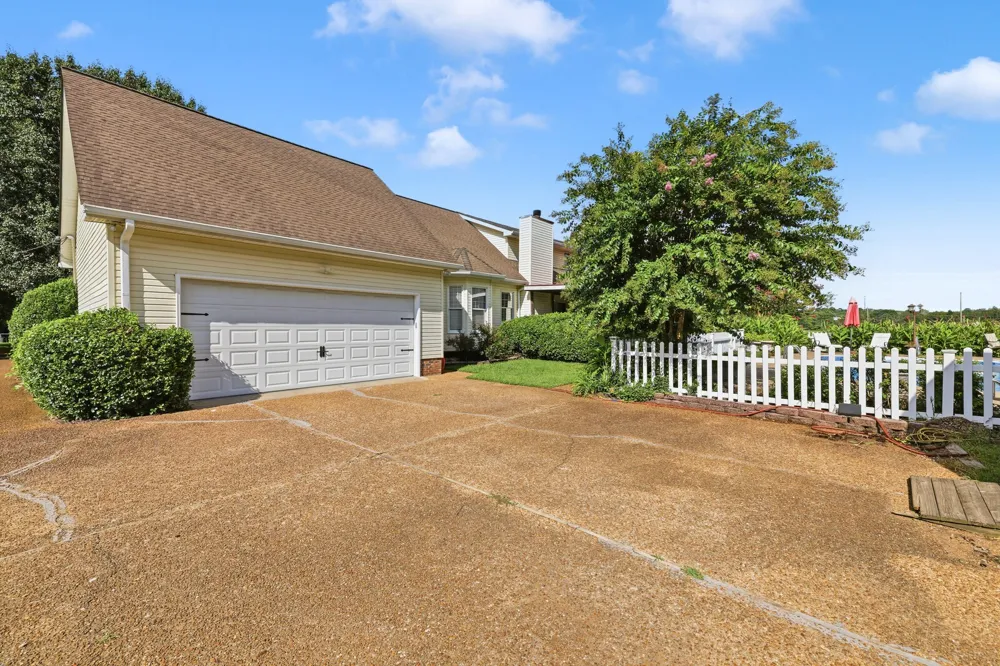 1866 Baker Rd Goodlettsville, TN 37072