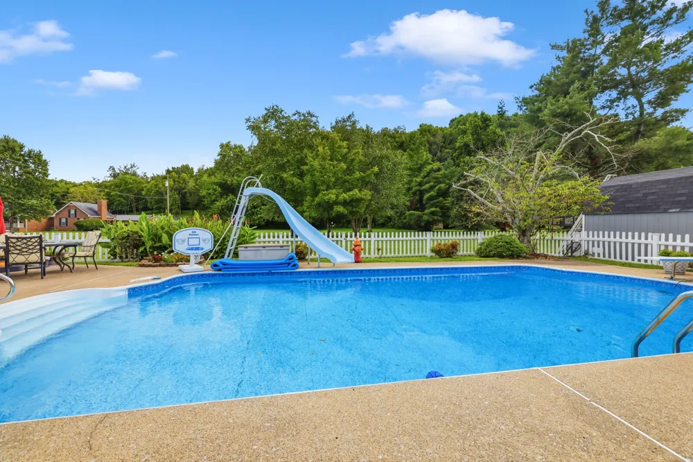1866 Baker Rd Goodlettsville, TN 37072