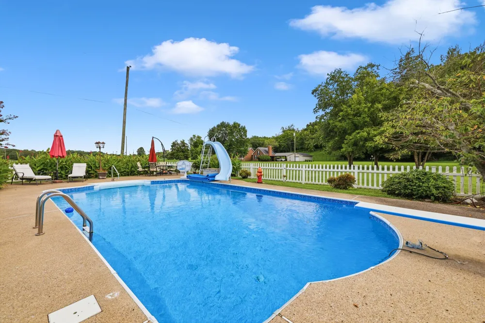 1866 Baker Rd Goodlettsville, TN 37072