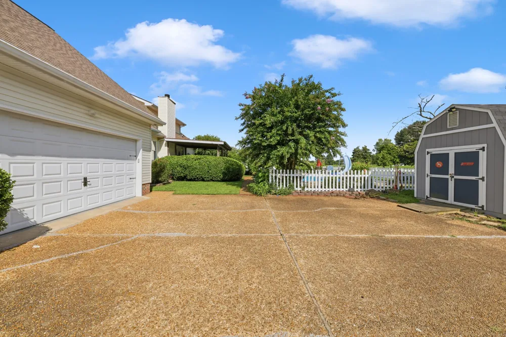 1866 Baker Rd Goodlettsville, TN 37072