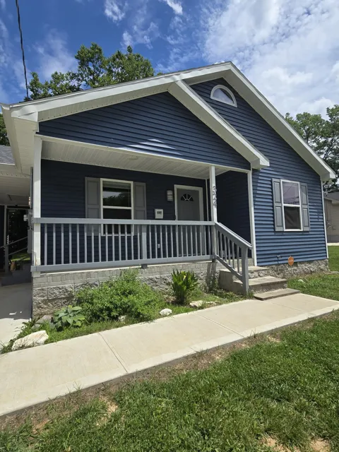 324 W Edmunds St