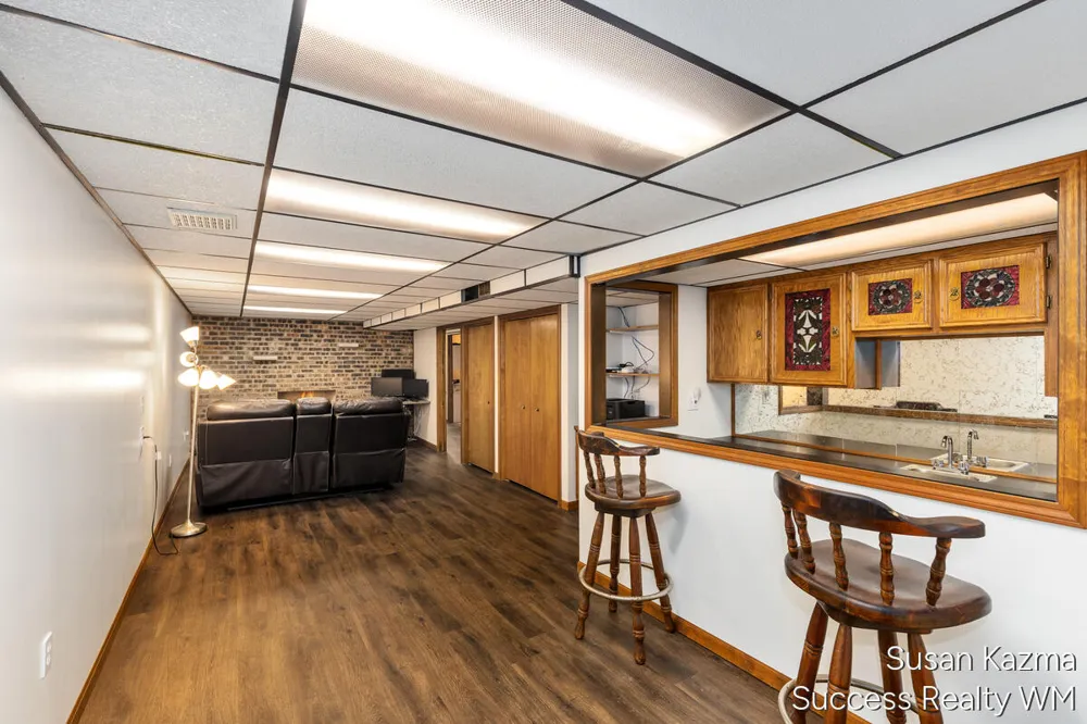 4425 Lucas Drive SW Grandville, MI 49418