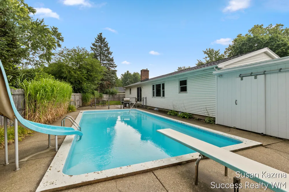 4425 Lucas Drive SW Grandville, MI 49418