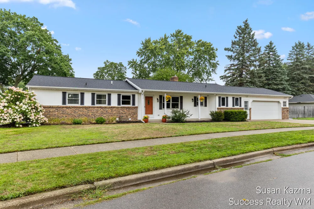 4425 Lucas Drive SW Grandville, MI 49418