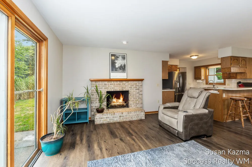 4425 Lucas Drive SW Grandville, MI 49418